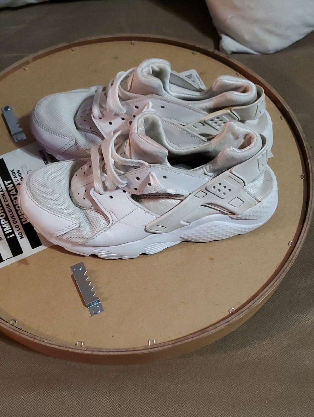 Nike White and Cream Huarache Womans Size 6.5 (Run Small)